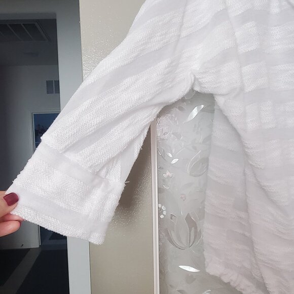 Like new white v neck blouse with a hood & elastic waist - Picture 2 of 5